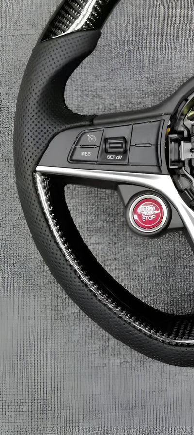 VOLANTE CUSTOM QUADRIFOGLIO in CARBONIO e PELLE per Alfa Romeo GIULIA e STELVIO 2016-2025